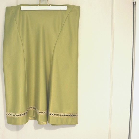 DKNY Green Satin Skirt - Picture 2 of 4